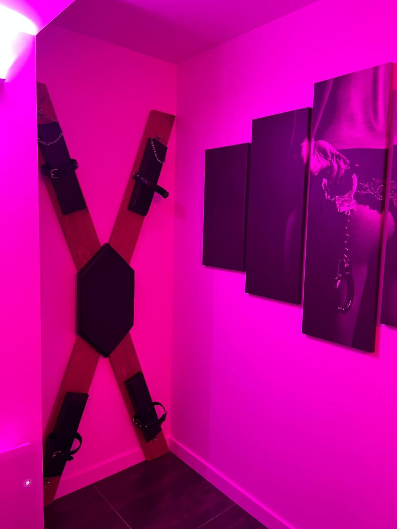 Love Room: Aux Plaisirs Des Sens Jacuzzi Prive Barr Esterno foto